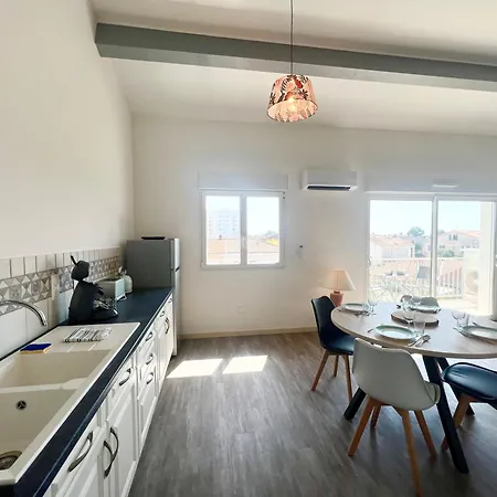 Apartment Le Spacieux - Royan, Wifi & Balcon *