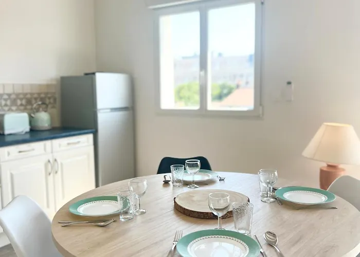 Le Spacieux - Royan, Wifi & Balcon Apartmán *
