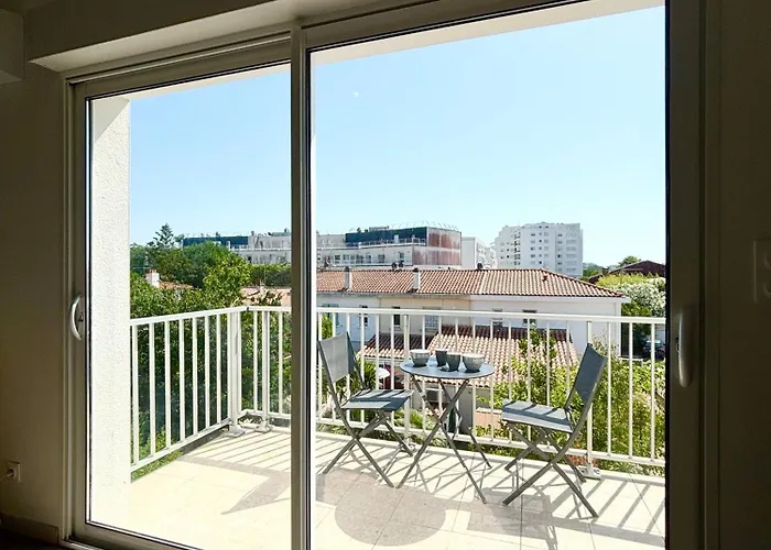 Le Spacieux - Royan, Wifi & Balcon 아파트 *
